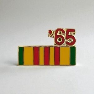 Vietnam Service Ribbon "65" Military Lapel Pin Original Vintage
